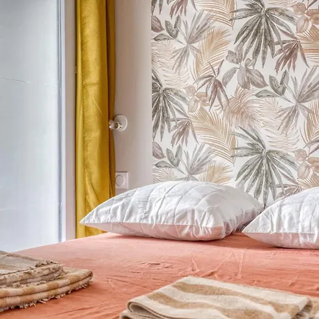 Romance And Brightness In The Heart Of Daire *